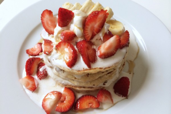 Vegan Banana & Vanilla Bean Pancakes w/ whipped Coconut Cream & Strawberries